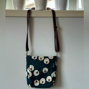 Maika City Sling Crossbody Tansy Pattern